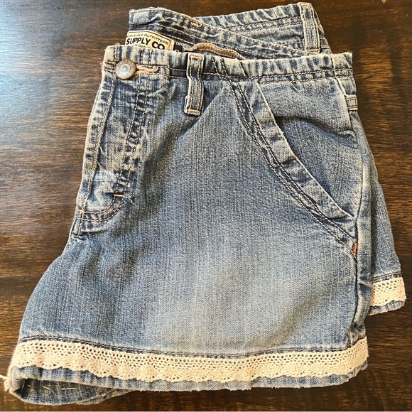 Vintage American Eagle Women’s Denim Shorts, Size 2 - Picture 3 of 5